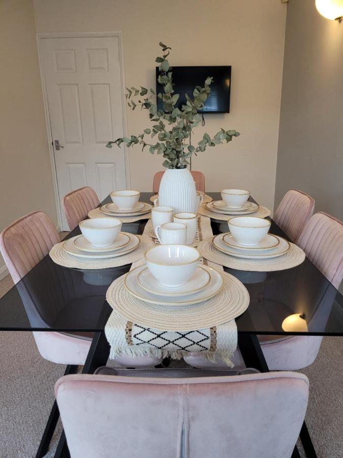 4-Bedroom Home Near Ema, Sleeps 6 キャッスル・ドニントン エクステリア 写真